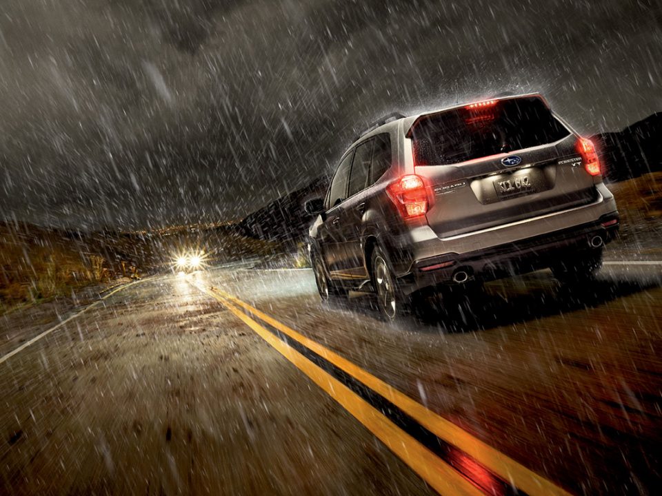 رانندگی در جاده لغزنده و بارانی چگونه است؟