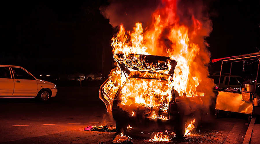مواردی که ما باید هنگام آتش گرفتن اتومبیل آن ها را رعایت کنیم – اتوکلینیک رضایی